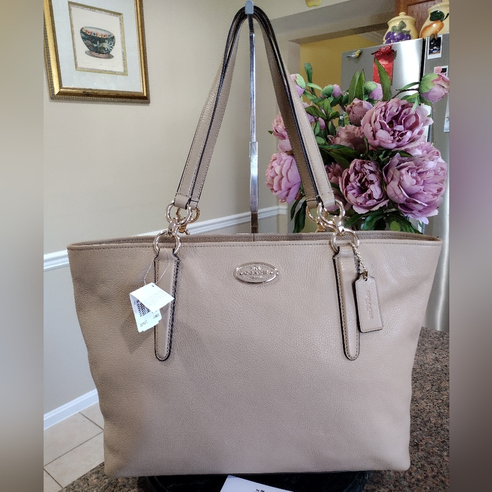 NWT COACH Ellis Nude Large Pebble Leather Tote